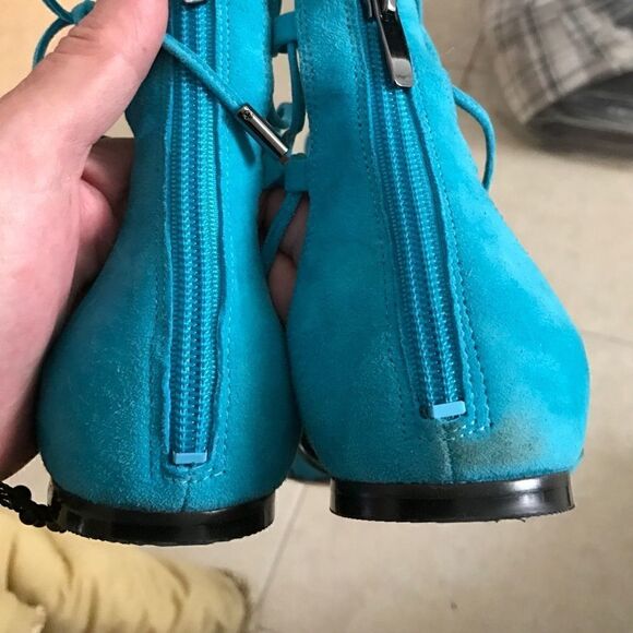 Kendall + Kylie Sandals  - Picture 4 of 4